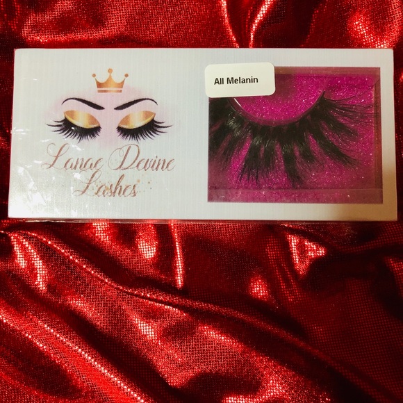 Lashes - Picture 5 of 6